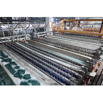Fully automatic electroplating line