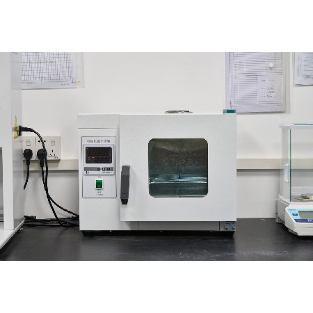 Electric constant temperature box